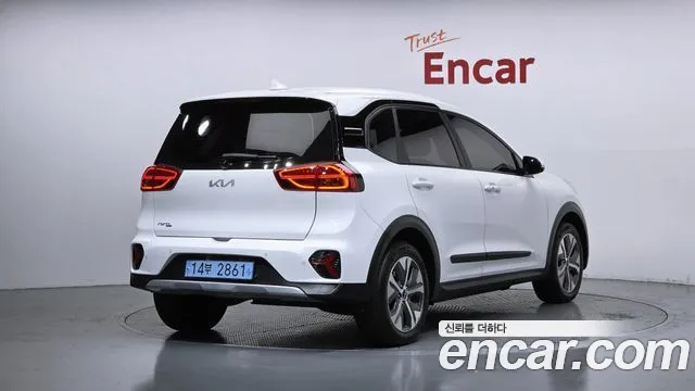 Kia Niro — Фото автомобиля 2