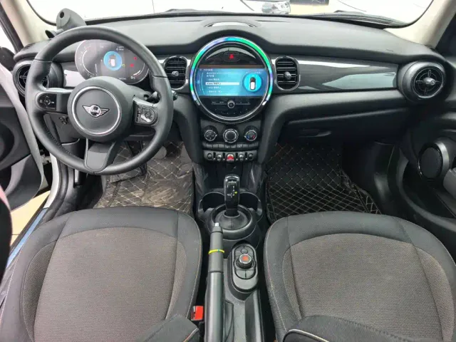 MINI Hatch — Фото автомобиля 10