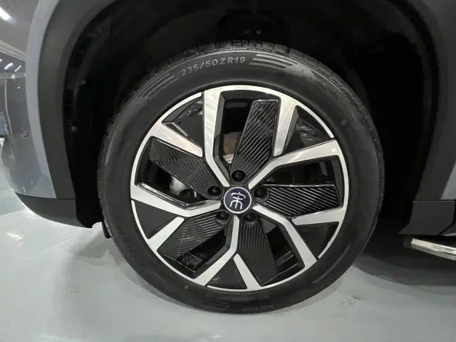 BYD Song L DM-i — Фото автомобиля 9