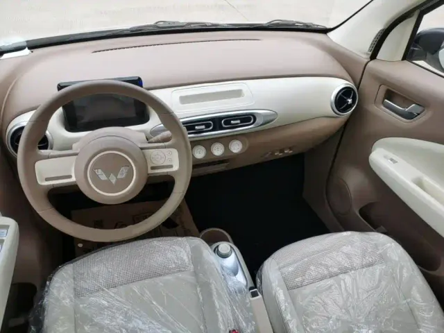 Wuling Hongguang Mini EV — Фото автомобиля 9