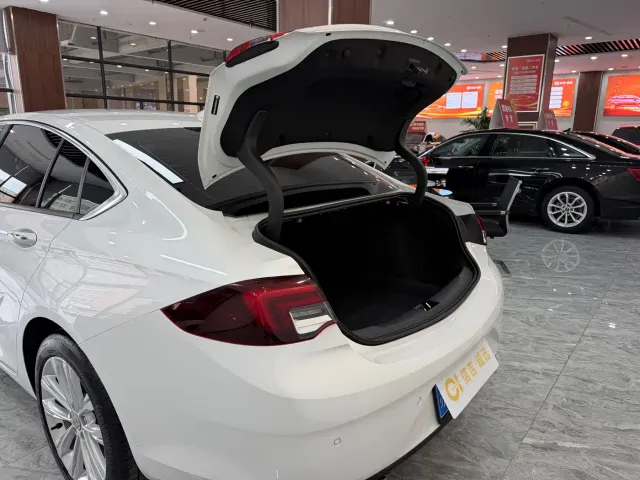 Buick Regal — Фото автомобиля 5