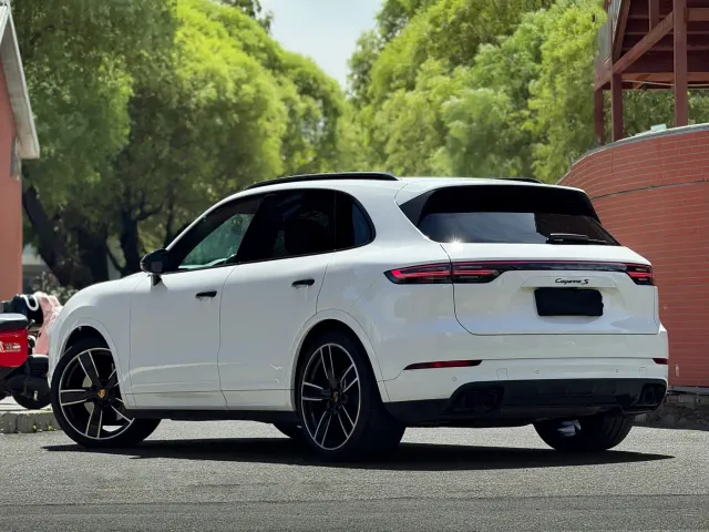 Porsche Cayenne — Фото автомобиля 14