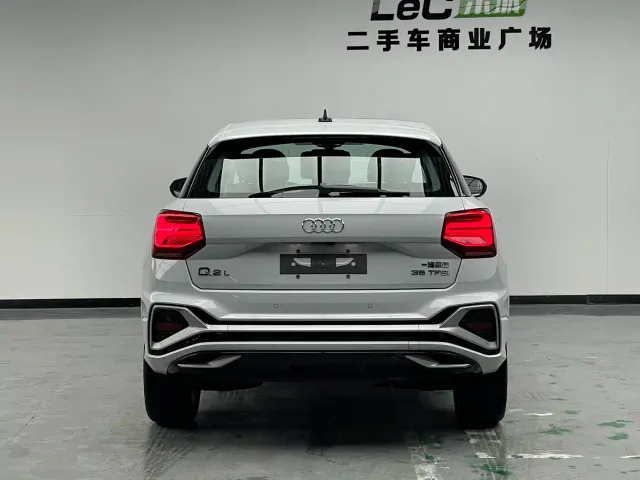 Audi Q2L — Фото автомобиля 5