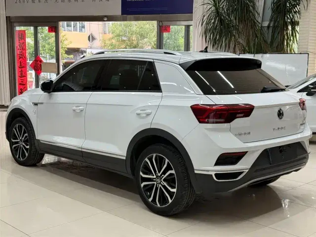 Volkswagen T-Roc — Фото автомобиля 6