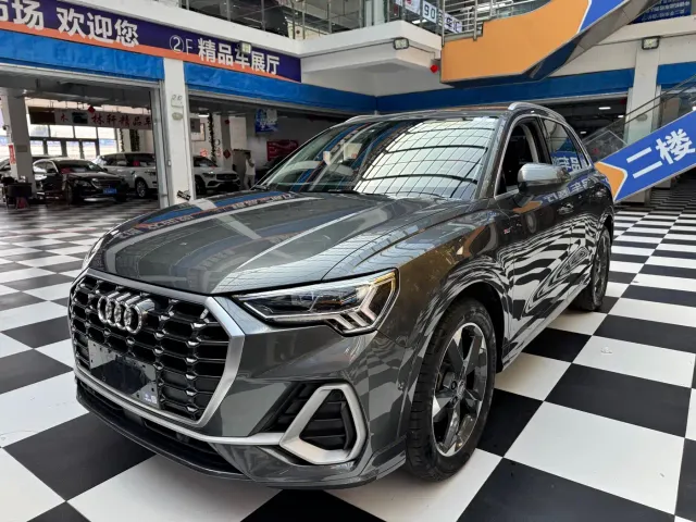 Фотография автомобиля — Audi Q3