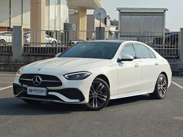 Фотография автомобиля — Mercedes-Benz C-Class