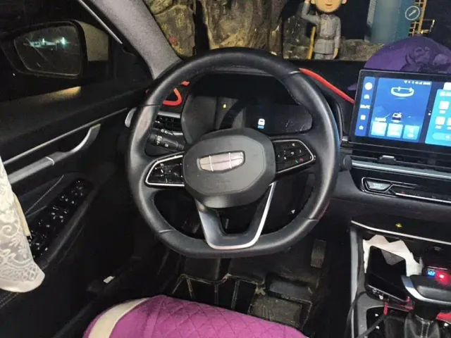 Geely Emgrand — Фото автомобиля 11