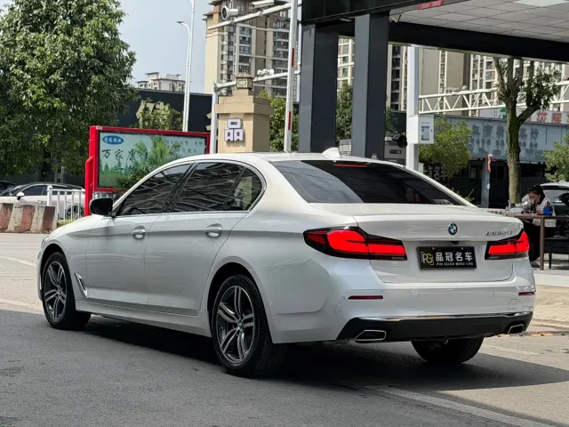 BMW 5 Series — Фото автомобиля 7