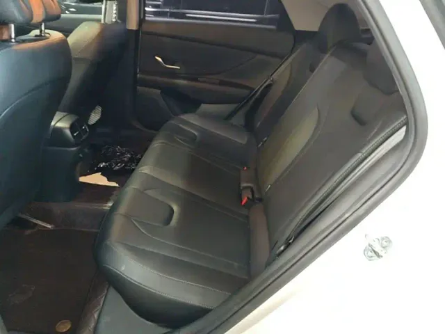 Hyundai Elantra 2023 1.5L CVT GLX Elite Edition — Фото автомобиля 16