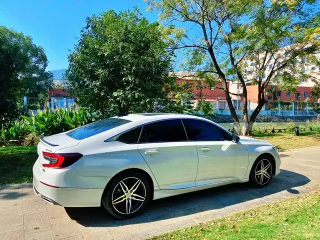 Honda Accord — Фото автомобиля 6