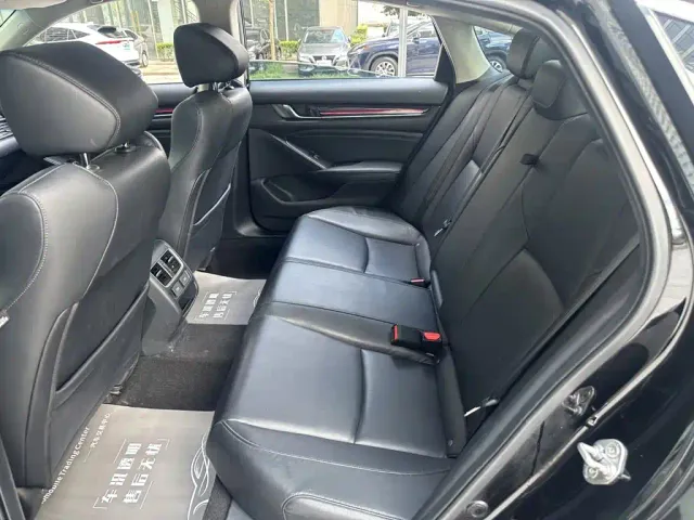 Honda Accord — Фото автомобиля 8