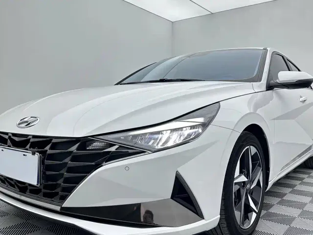 Hyundai Elantra — Фото автомобиля 7