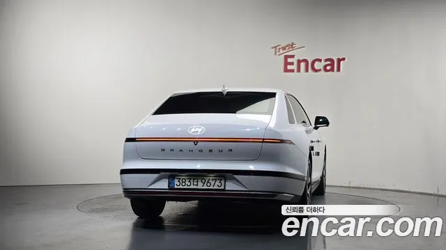 Hyundai Grandeur Grandeur (GN7) — Фото автомобиля 4