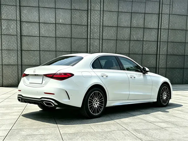 Mercedes-Benz C-Class — Фото автомобиля 16