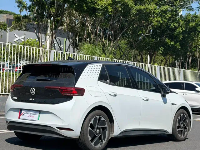 Volkswagen ID.3 — Фото автомобиля 9