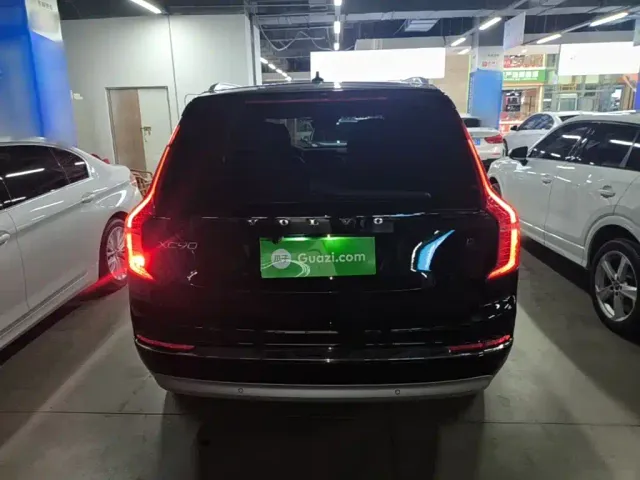 Volvo XC90 — Фото автомобиля 5
