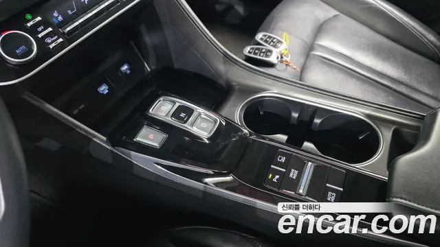 Hyundai Sonata — Фото автомобиля 12
