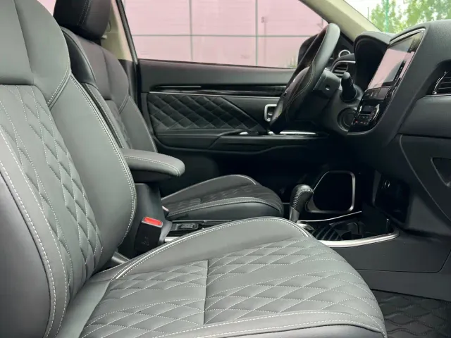 Mitsubishi Outlander — Фото автомобиля 8