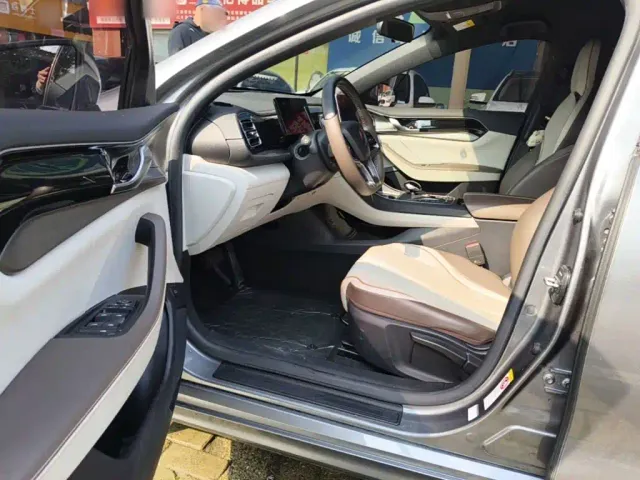 BYD Qin PLUS — Фото автомобиля 15