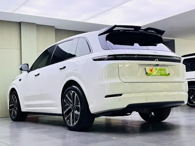Li Auto L7 — Фото автомобиля 6