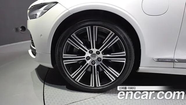 Вольво S90 — Фото автомобиля 5