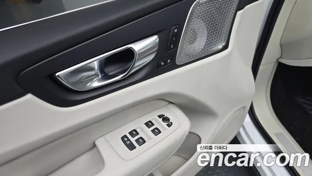 Volvo XC60 Generation 2 — Фото автомобиля 14
