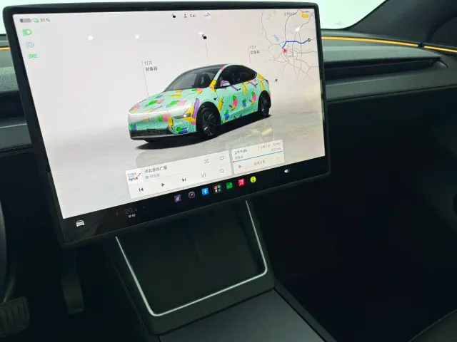 Tesla Model Y — Фото автомобиля 12