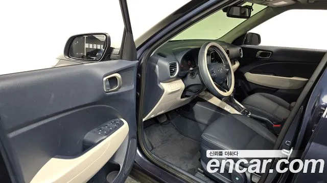 Hyundai Venue — Фото автомобиля 10