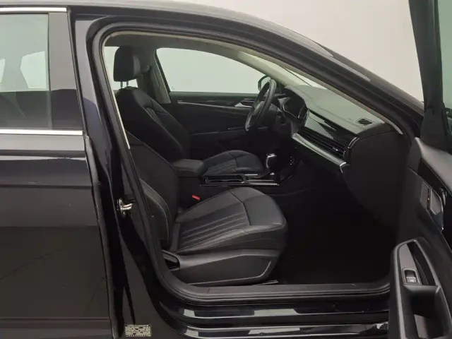 Volkswagen Passat — Фото автомобиля 23