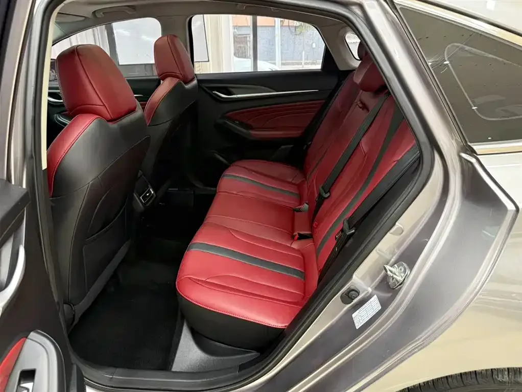 Changan Eado 2021 PLUS Blue Whale NE 1.4T GDI DCT Flagship — Фото автомобиля 18
