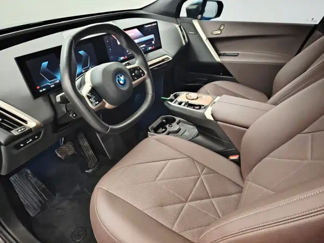 BMW iX — Фото автомобиля 7