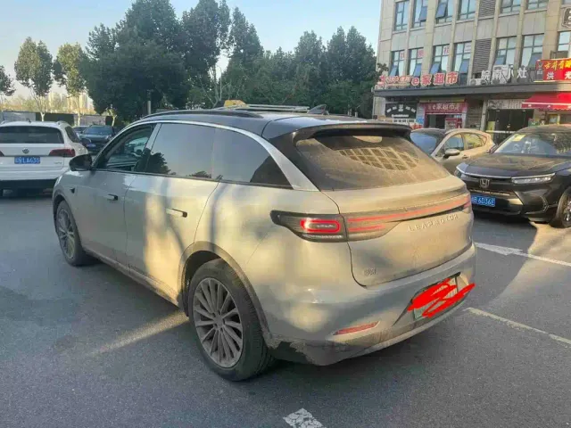 Leapmotor C11 — Фото автомобиля 4