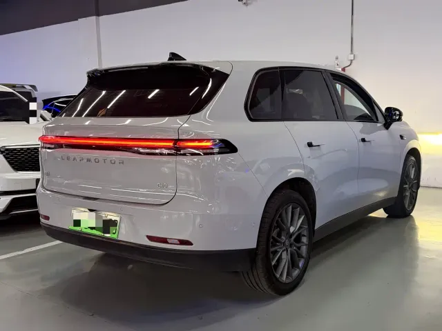 Leapmotor C10 — Фото автомобиля 15