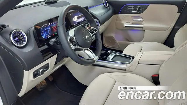 Mercedes-Benz EQA — Фото автомобиля 13