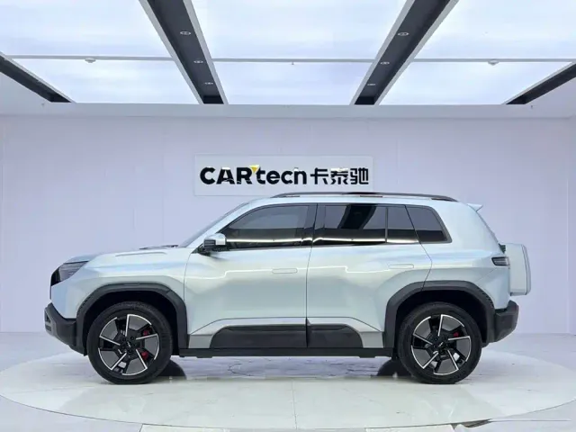 Fang Cheng Bao Titanium 3 2025 501KM AWD Smart Drive Ultra Edition — Фото автомобиля 2