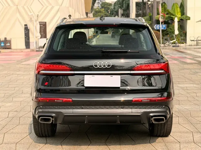 Audi Q7 — Фото автомобиля 5