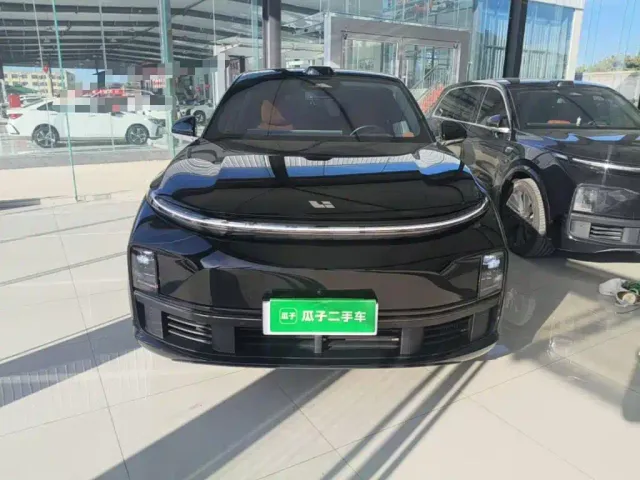 Li Auto L7 — Фото автомобиля 2