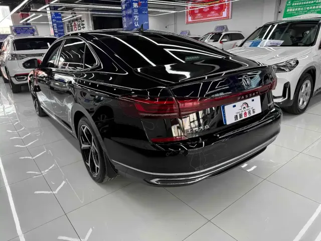 Volkswagen Passat — Фото автомобиля 9