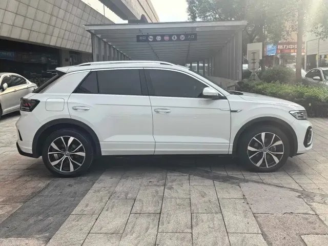 Volkswagen T-Roc — Фото автомобиля 6
