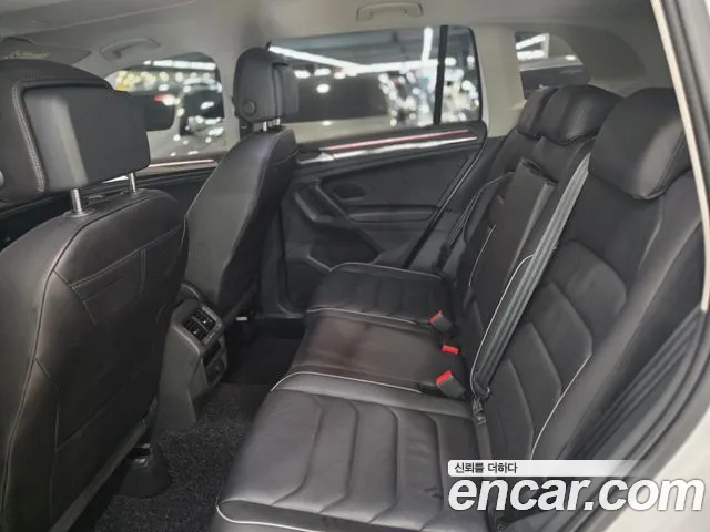 Volkswagen Tiguan Generation 2 — Фото автомобиля 16