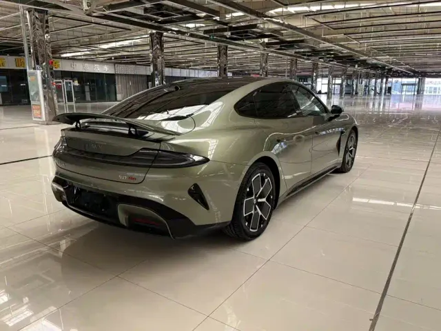 Xiaomi SU7 — Фото автомобиля 4