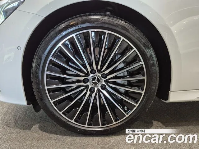 Mercedes-Benz E-Class — Фото автомобиля 5