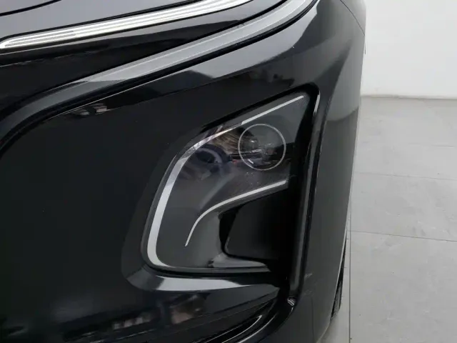 Hongqi E-QM5 — Фото автомобиля 7