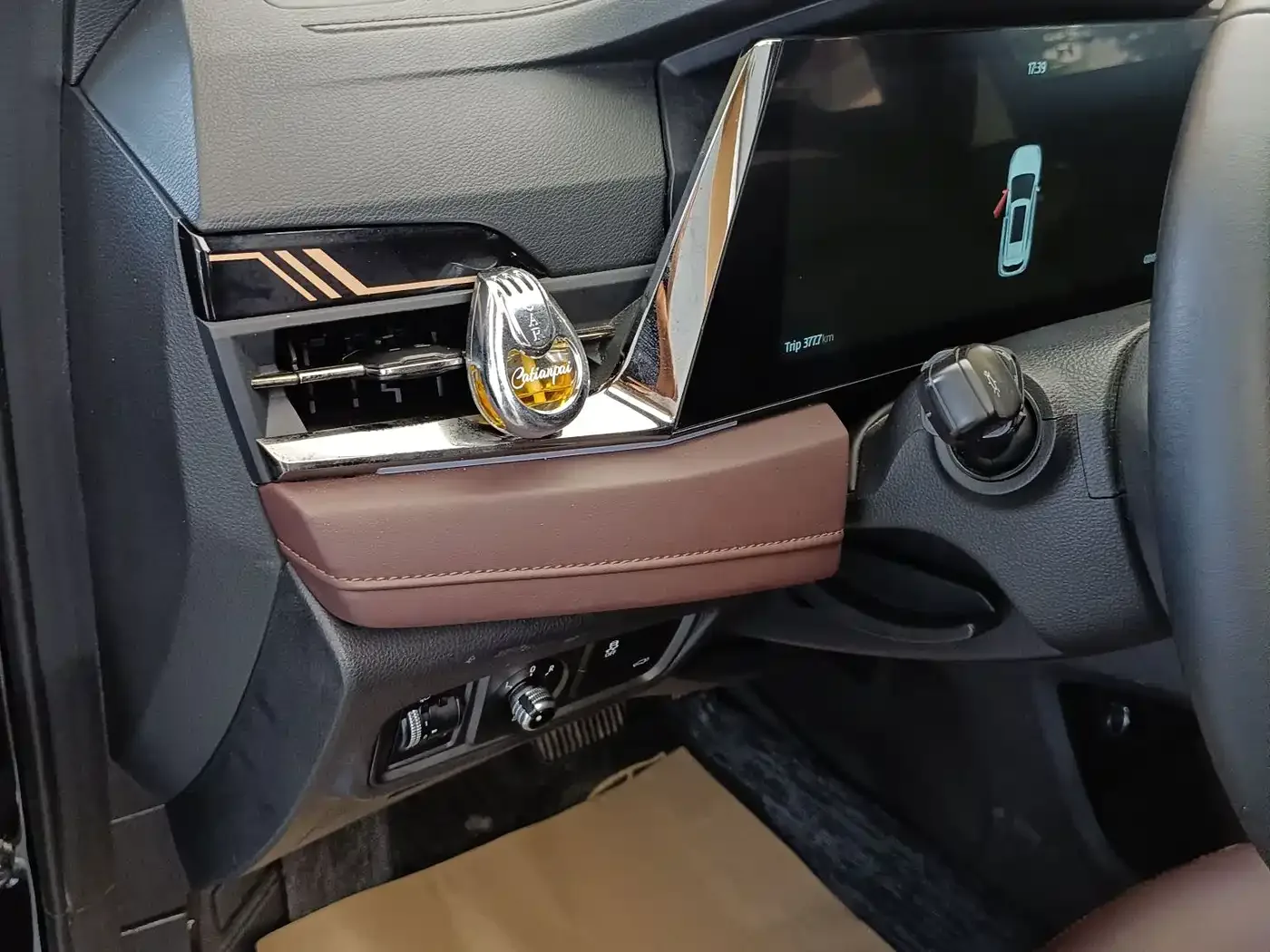 Sehol Sehol X8 PLUS 2023 1.5TGDI DCT Smart Enjoyment Edition (7-seater) — Фото автомобиля 11