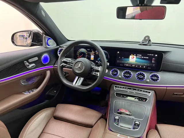 Mercedes-Benz E-Class — Фото автомобиля 4