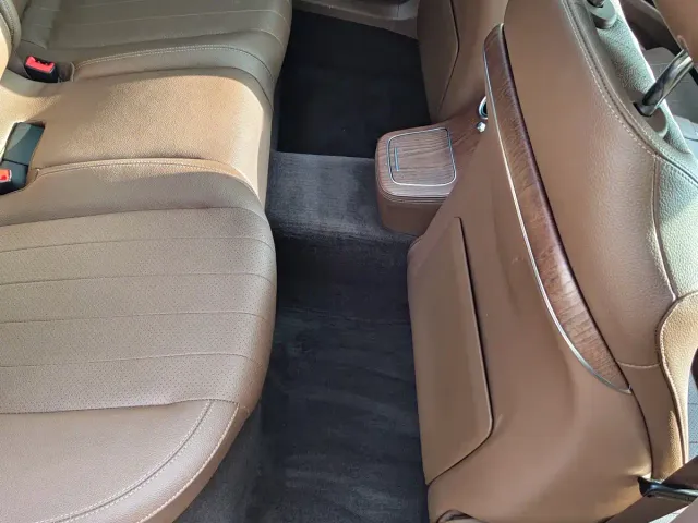 Mercedes-Benz E-Class — Фото автомобиля 29
