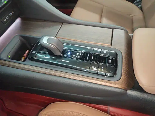 Toyota Crown — Фото автомобиля 13