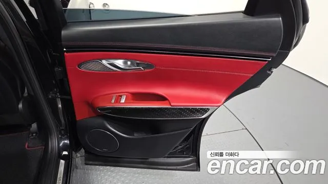 Genesis GV70 2.5T Бензин AWD — Фото автомобиля 22