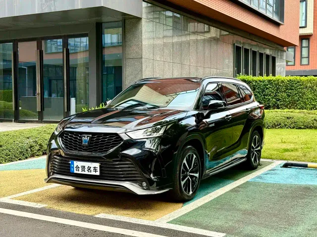 Фотография автомобиля — Toyota Crown Kluger