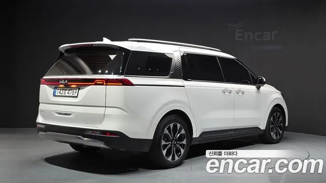 Kia Canival Carnival 4 поколение Дизель 9 мест Signature — Фото автомобиля 2